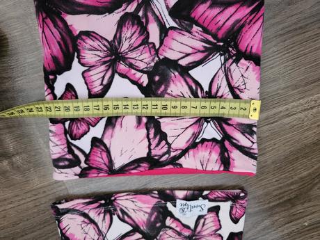 Čiapka a nakrčník, 98