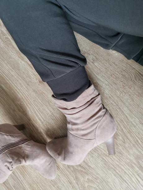 Kotnikove čižmy, graceland,38