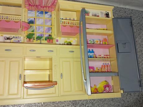 Barbie kuchyňa s riadikmi,