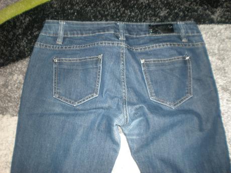 Tmavomodré rifle, 28