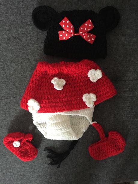 Minnie obelecena raz na fotenie, 56