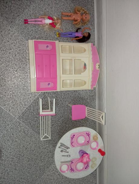Barbie kuchynka stôl, stoličky, riadiky, 