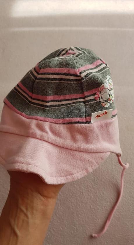 Prechodná čiapka so šiltkou, vlček,<50