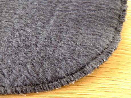 Tmavomodrá deka 95 x 74 cm,