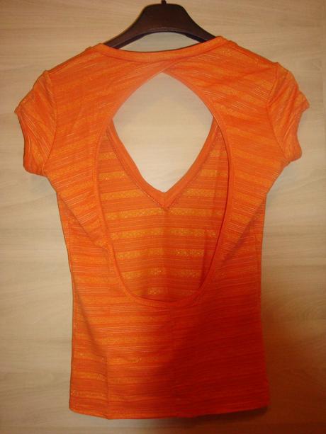 Oranžové tričko s holým chrbtom, s