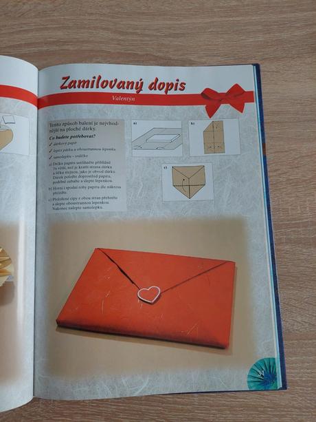 Kniha ozdobné balení dárku, 