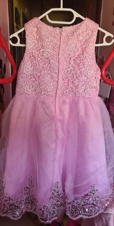 Predám krásne dievčenské šaty, 152