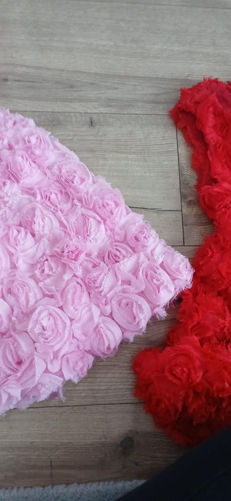 Predám krásne ružové šaty, 110