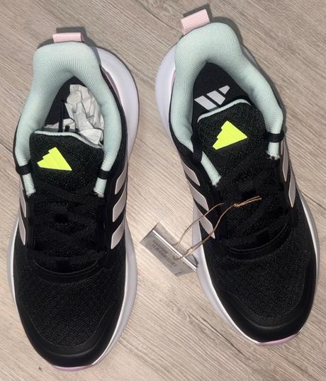 Tenisky adidas v.35,5 s visačkou, adidas,35