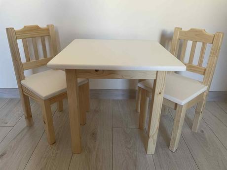 Detský stolík s dvoma stoličkami nový, 