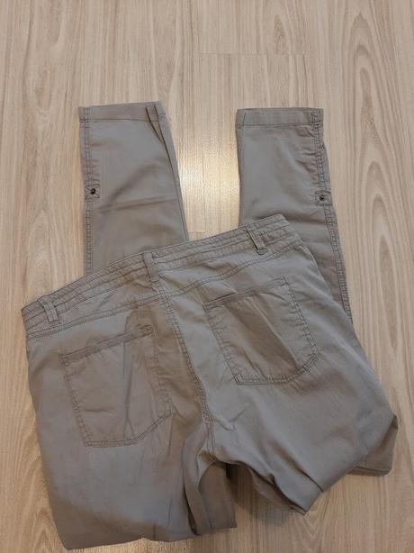 Zľava. sivé nohavice velk. 42., 42