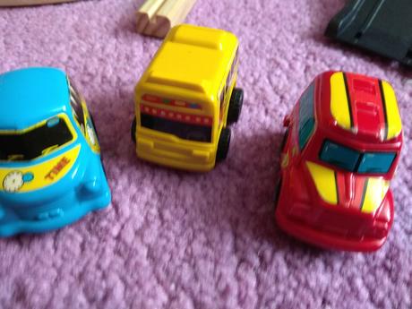 Tri malé autíčka,