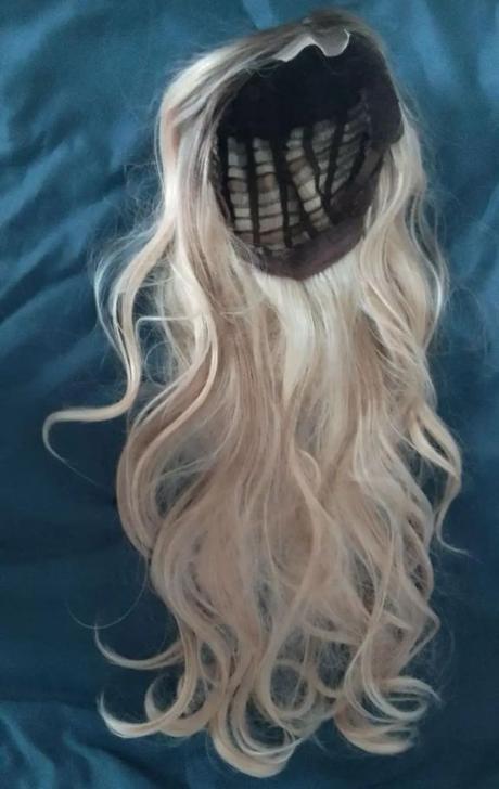 Parochňa blond, 