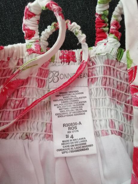 Slavnostne saty so spodnickou, 104