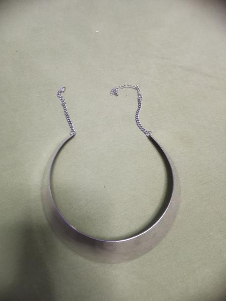 Náhrdelníky ku krku, 