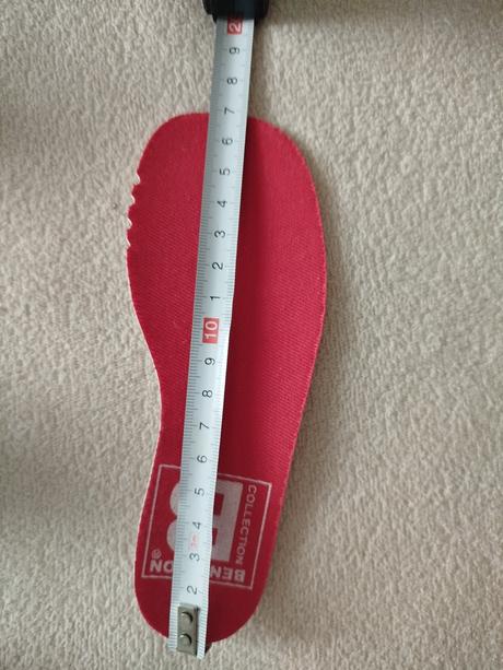 Dievčenské plátenky, 25