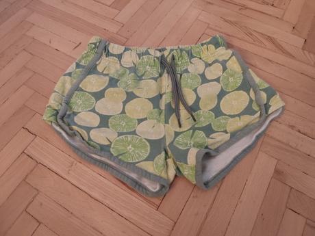 Teplákové kraťasy, 134