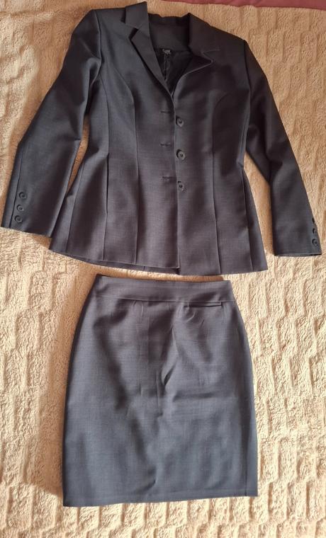 Kostým, 40