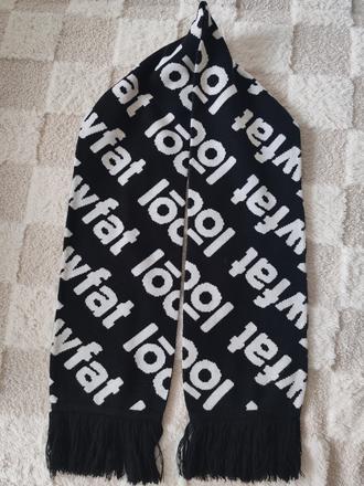 Šál zn. loowfat, 