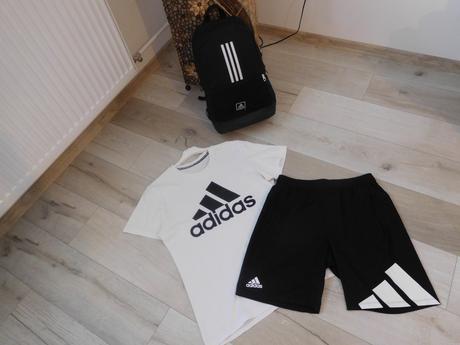 Adidas tričko, kraťasi, ruksak,, m