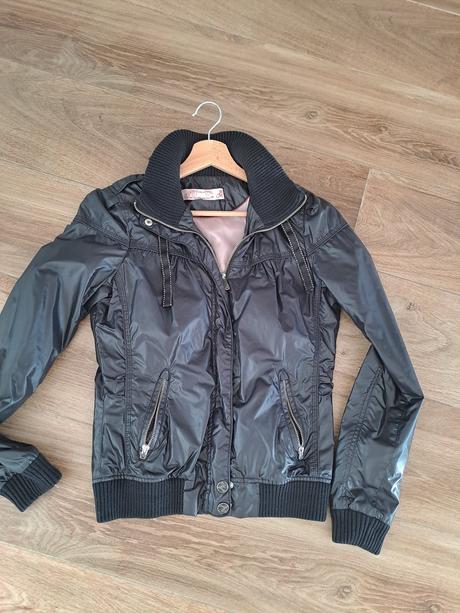 Lesklá bundička, bershka,m