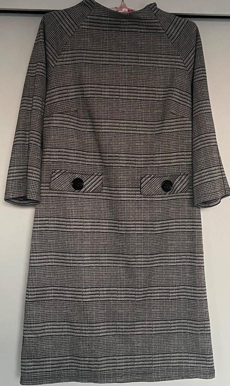 Púzdrové šaty betty barclay s, s