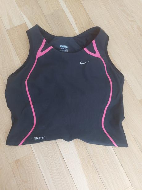 Športový top nike veľkosť m, nike,m