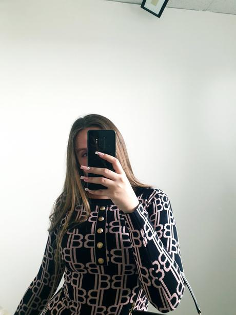 Svetríkové šaty s, s