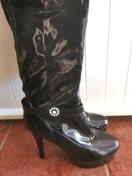 Lakované cizmy na styl latex, 39