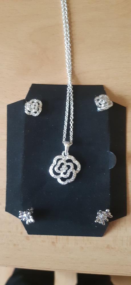 Retiazka s príveskom+naušnice, 