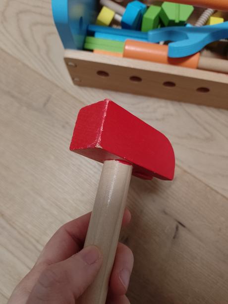 Drevený kufrík s náradím, 