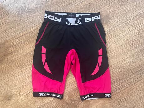 Kratke elastaky bad boy, l