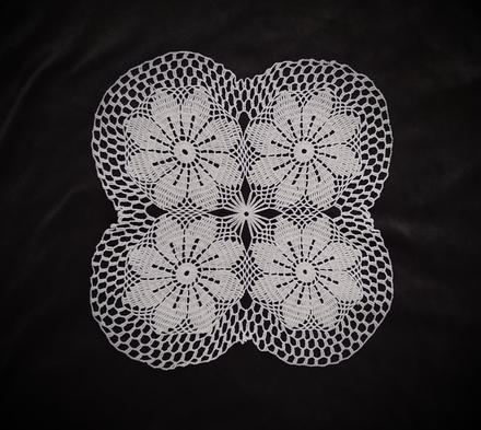 Biely háčkovaný obrus/háčkovaná dečka,