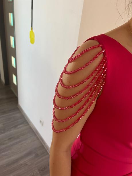 Spoločenske šaty / plesove šaty, 38