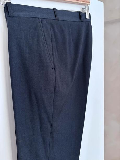 Spoločenské nohavice, 48