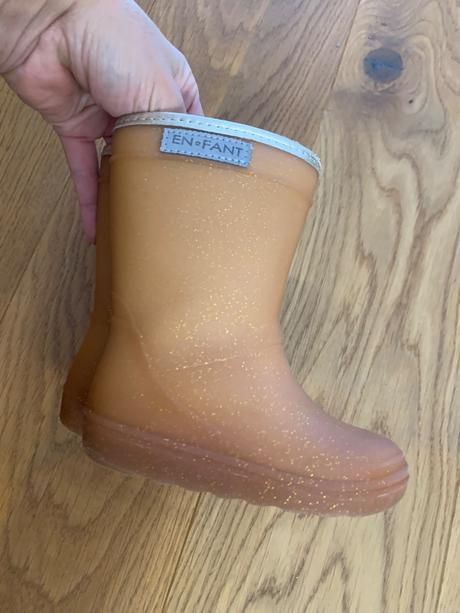 En fant 23 zateplené gumáky, en fant,23