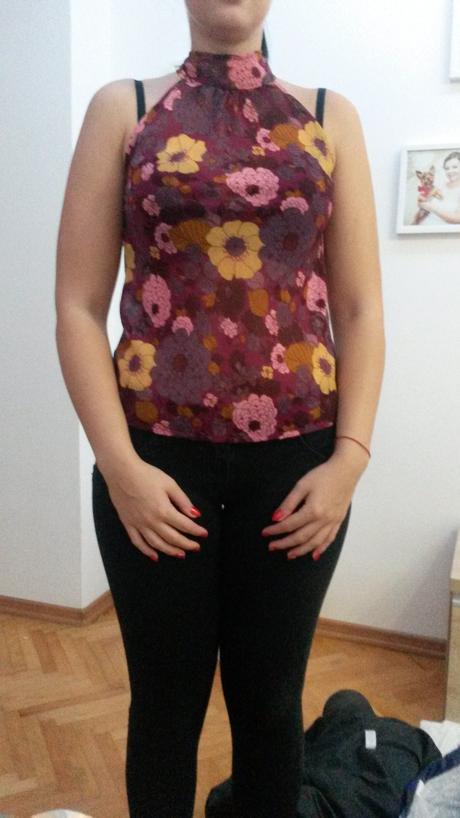 Kvetinovy letny top, s