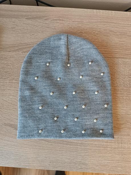 Dámska čiapka s perličkami, gate