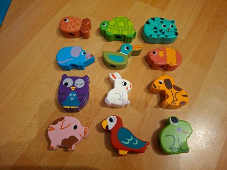 Drevene zvieratká navliekacka, 