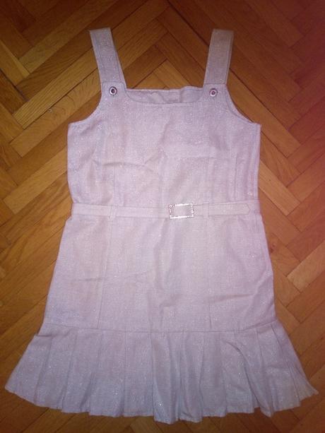 Šatovka julienmacdonald, 152