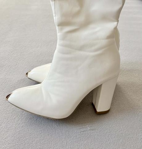 Dámske biele čižmy na podpätku, 36