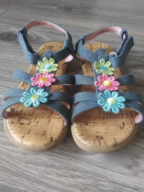 Sandálky, cupcake,29