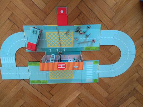 Hravá kniha hasiči, autíčko, dráha, doplnky+puzzle, 