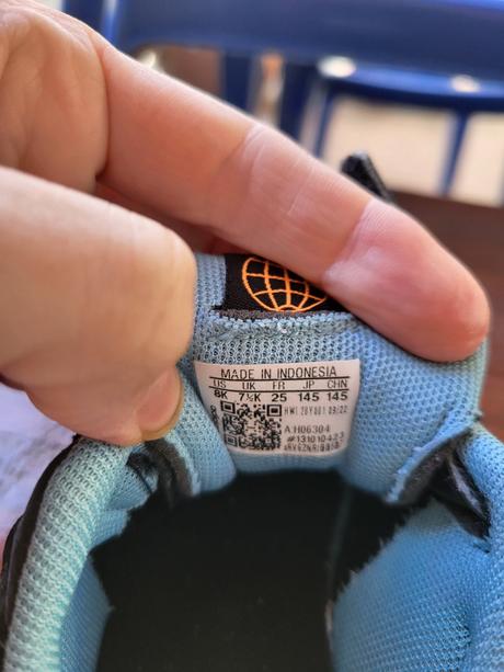 Tenisky  + doporučené poštovné, adidas,25