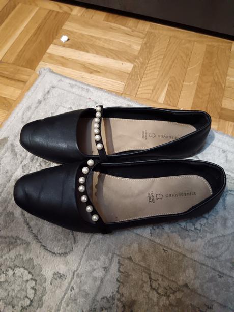 Balerinky, reserved,37