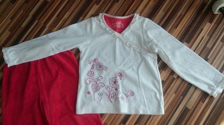 Teplé pyžamko, 122