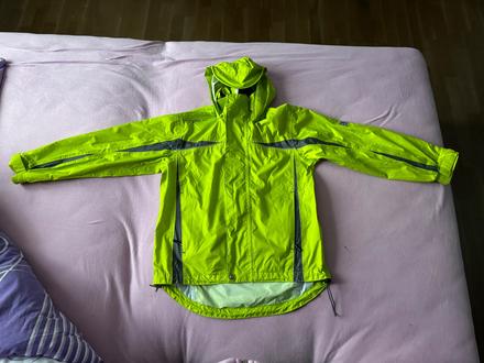 Bunda do dažďa, 140