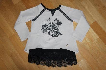 Mikinka s ružičkami, 128