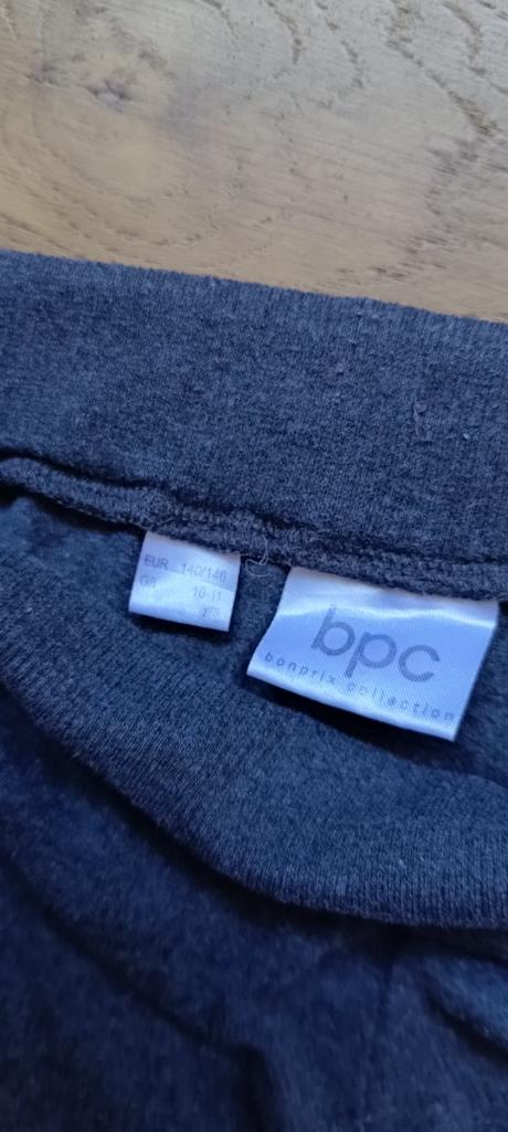 Šortky, bonprix,140