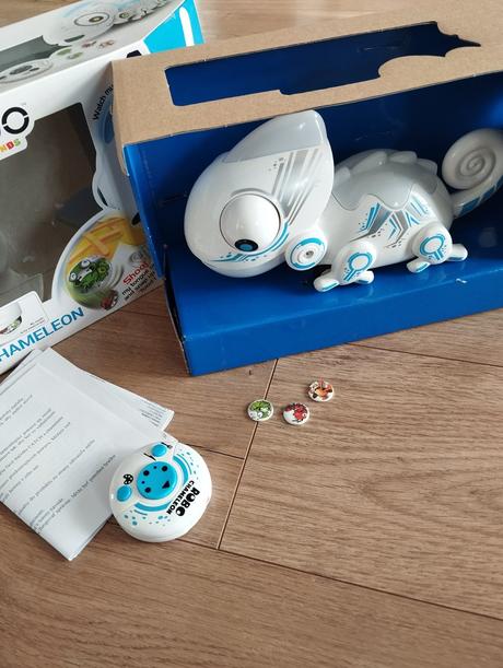 Interaktívna hračka chameleón, 